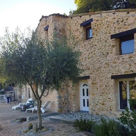 La Bergerie D'estoublon . 8/10 Personnes Estoublon