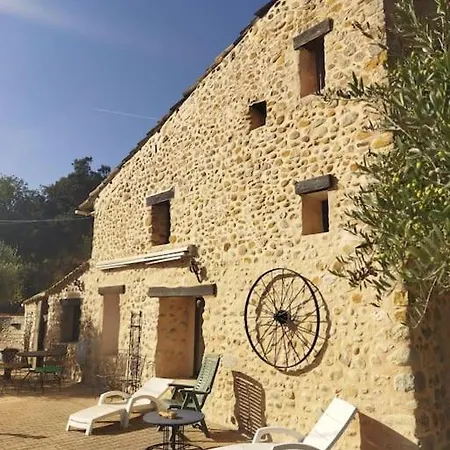La Bergerie D'estoublon . 8/10 Personnes * Estoublon